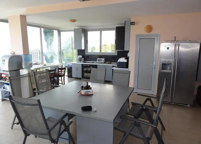 Guest house Jackie Golden Sands