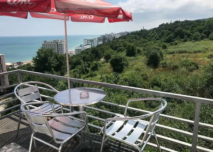 Jackie Guest house 4*