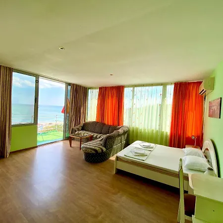 Jackie 4* غولدن ساندز