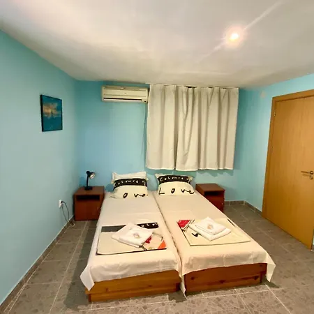 Jackie 4* غولدن ساندز