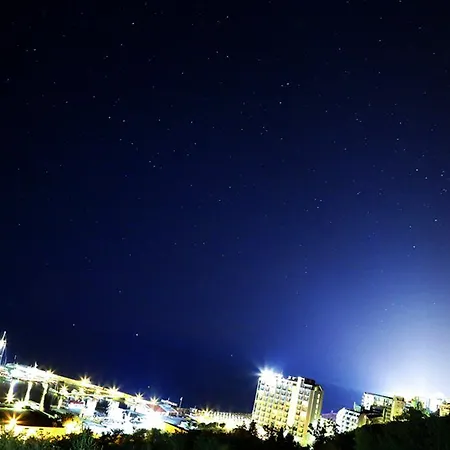 Jackie غولدن ساندز